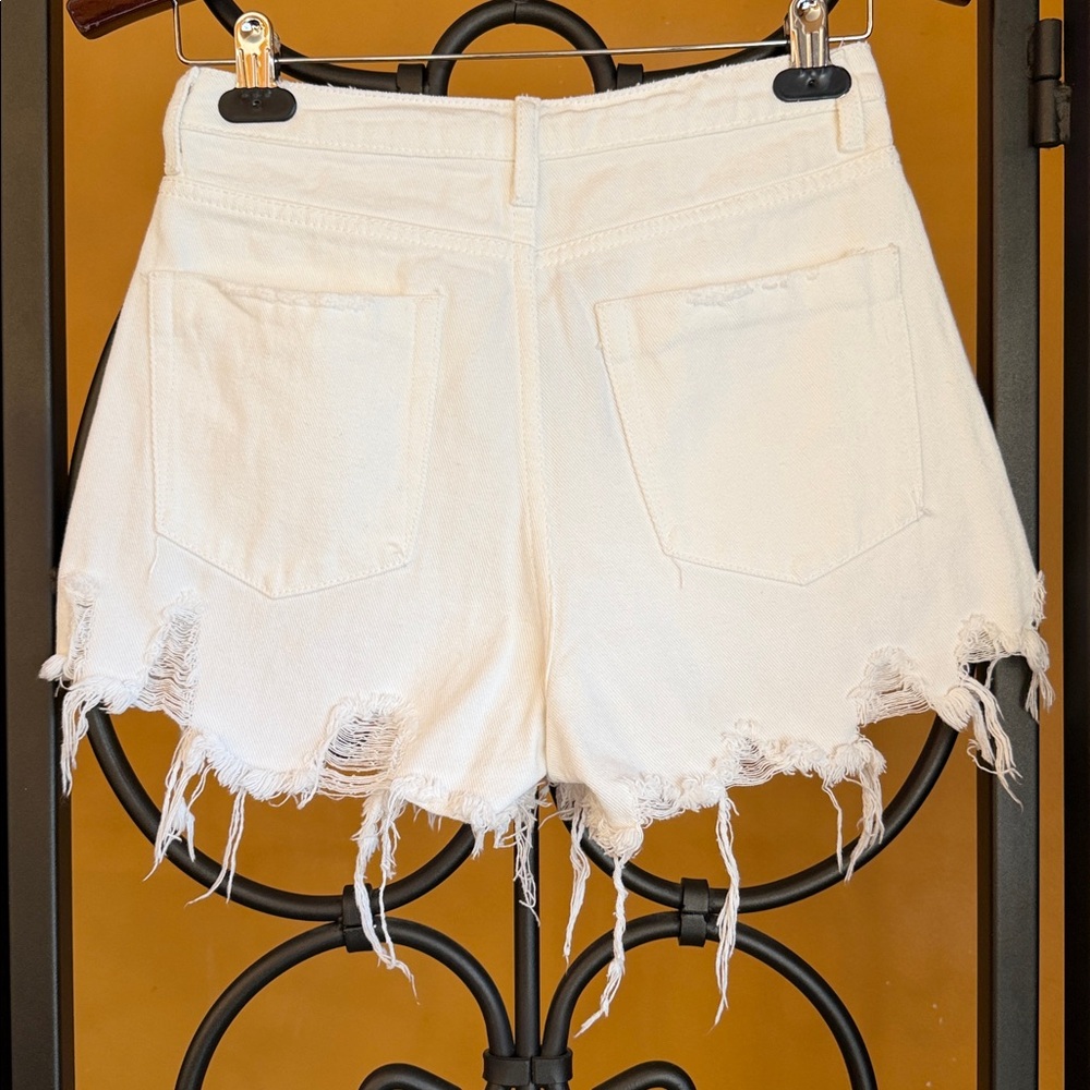 SIGNATURE8 Ultra High Rise Branco Short - Picture 6 of 16